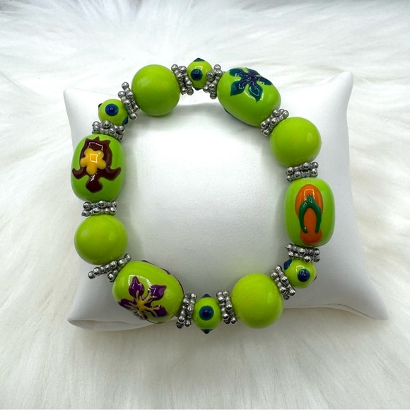 Large Beads Summer Floral Design Beaded  Beach Bracelet in Green - Picture 1 of 5